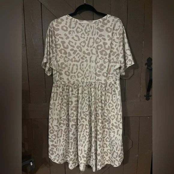 NWOT Leopard print dress - Picture 2 of 3
